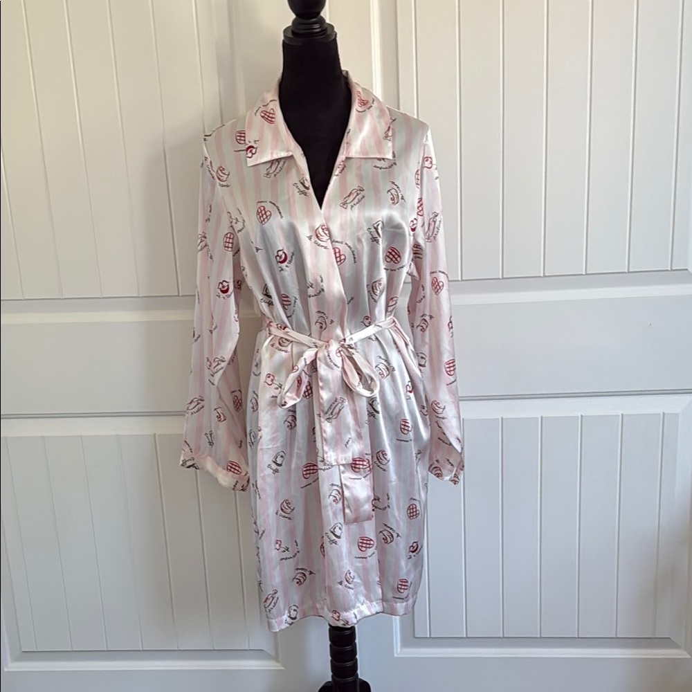 Gilligan & O'Malley White Satin Robe with Red Accents